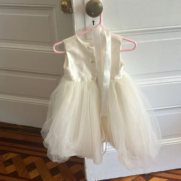 Ivory Tulle & Satin Flower Girl Dress 18mo - Picture 2 of 2